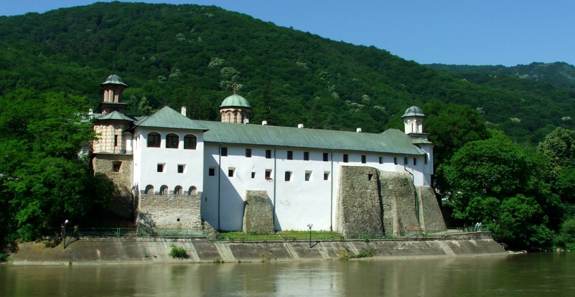 Mănăstirea Cozia - vedere exterioară