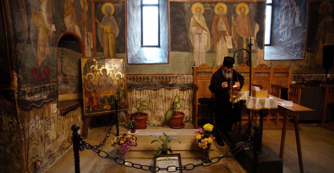 Pronaosul Mănăstirii Cozia