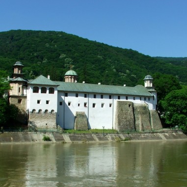 Mănăstirea Cozia - vedere exterioară
